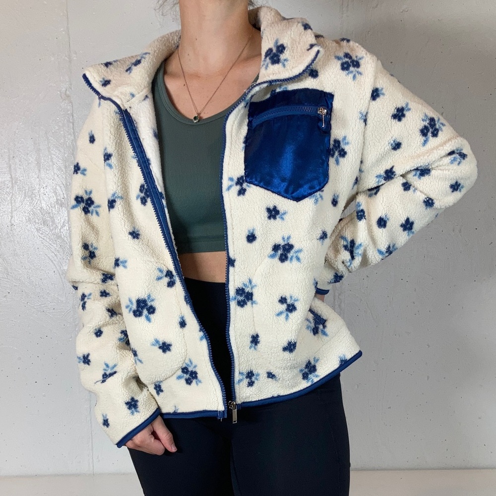 Soft Daitsy Floral White Fleece Full Zip Jacket - Picture 4 of 10